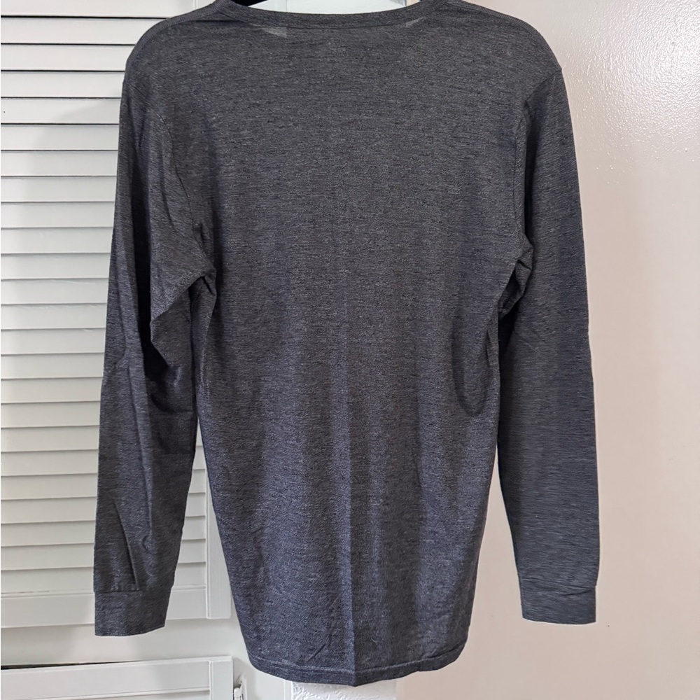 Women’s Long-Sleeve Crew Neck Shirt - Charcoal Gray